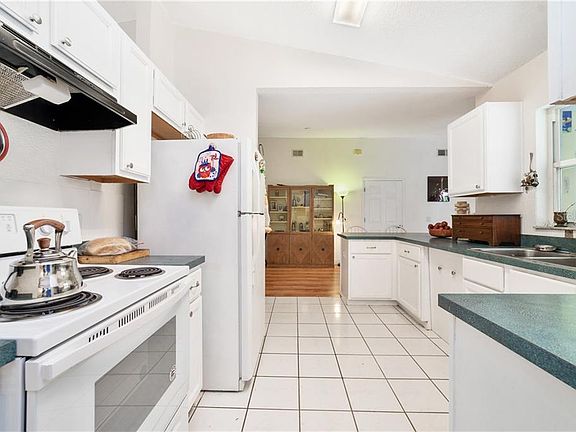 4th image of 3299 Dellbrook Dr