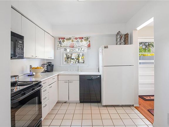 5th image of 3407 Lorelei Dr