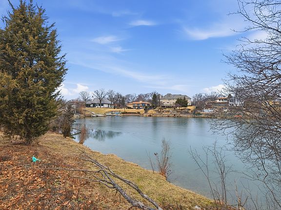 3rd image of 2149 Post Rd