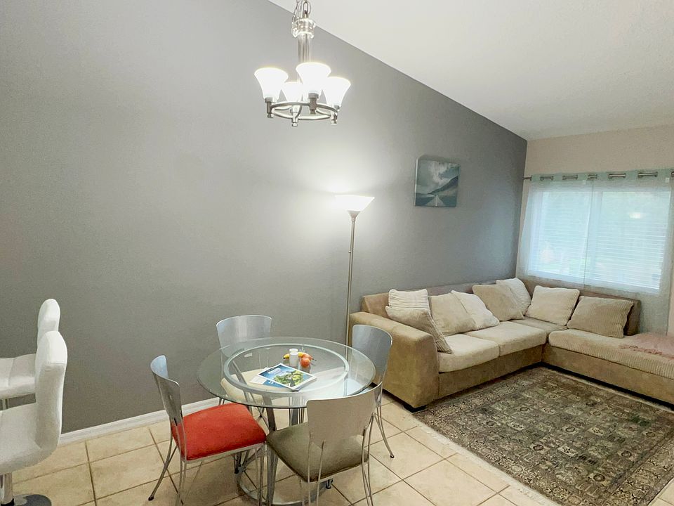 Living Room/Dinning Room