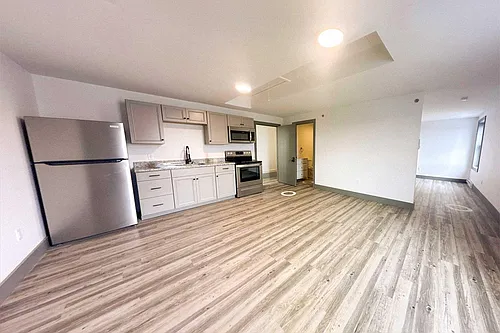 246 Main St #3B Photo 1
