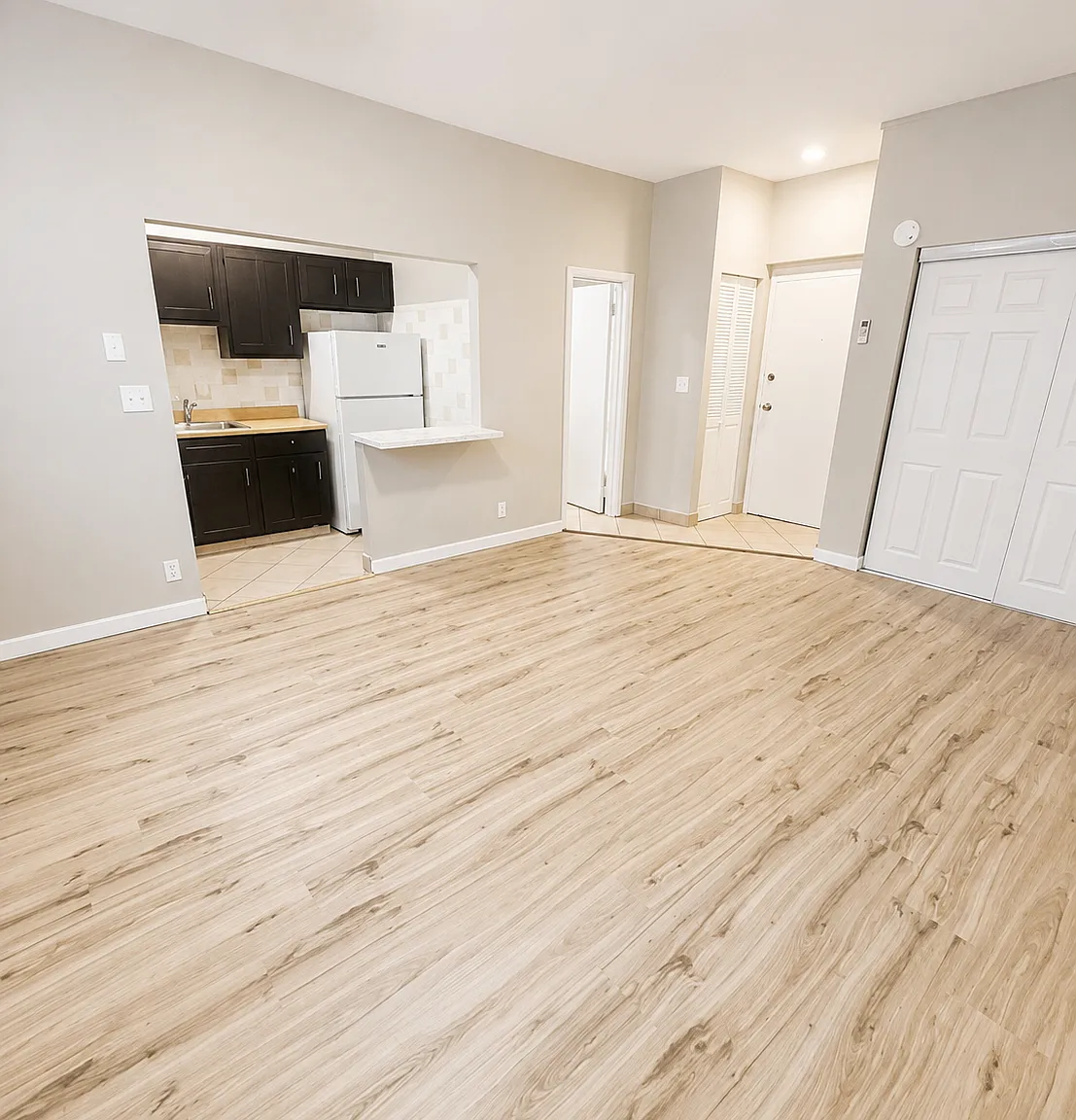 Studio, $725 — Photo 2