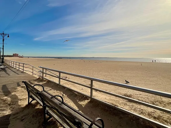 35 Seacoast Ter APT 7P, Brooklyn, NY 11235