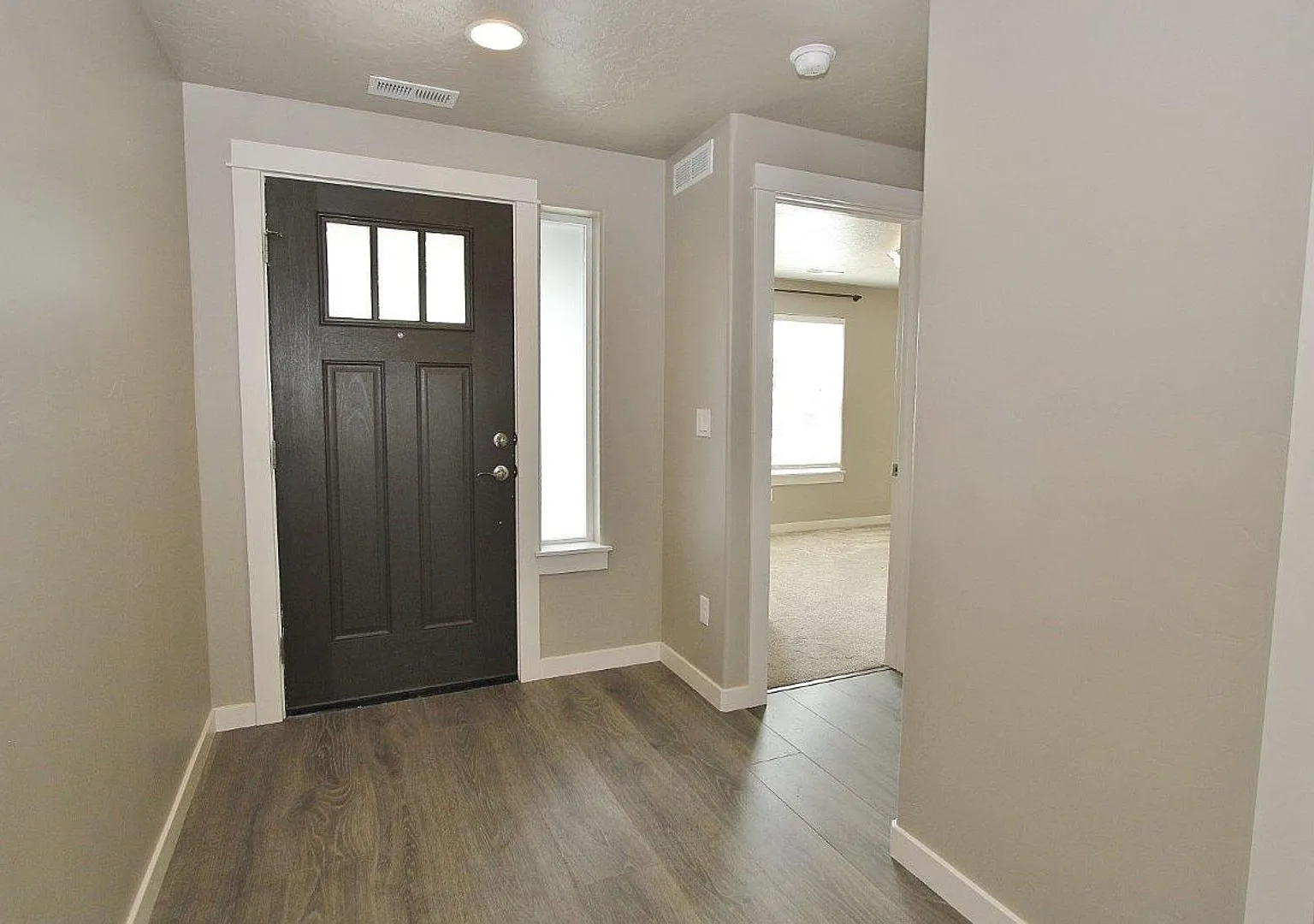 Immaculate Single-Level Home — Photo 2