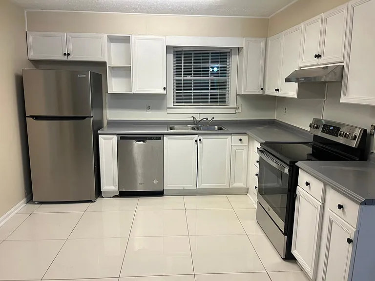 282 Hardwood Ln #282 — Photo 2