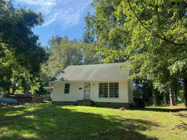 321 Hillsboro St, Greenfield, TN 38230