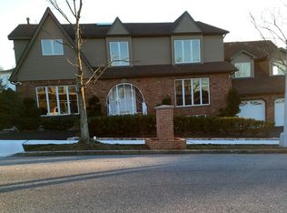 90 Tillman St, Staten Island, NY 10314
