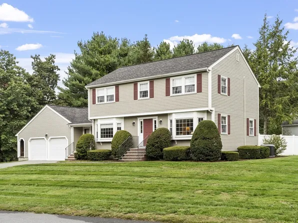 11 Eastman Rd, Andover, MA 01810