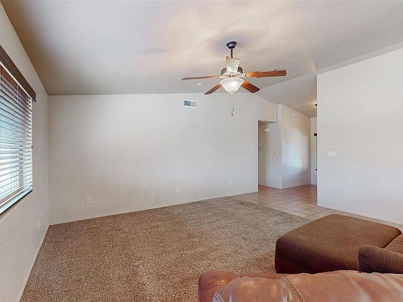 5th image of 464 S 45th Dr
