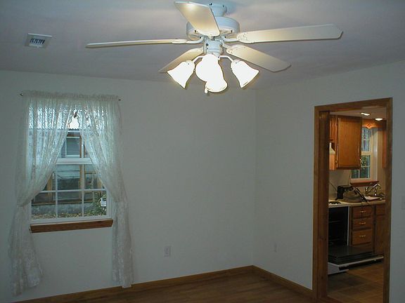3rd image of 1002 S College Ave