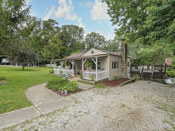 3rd image of 3740 Wood Ln