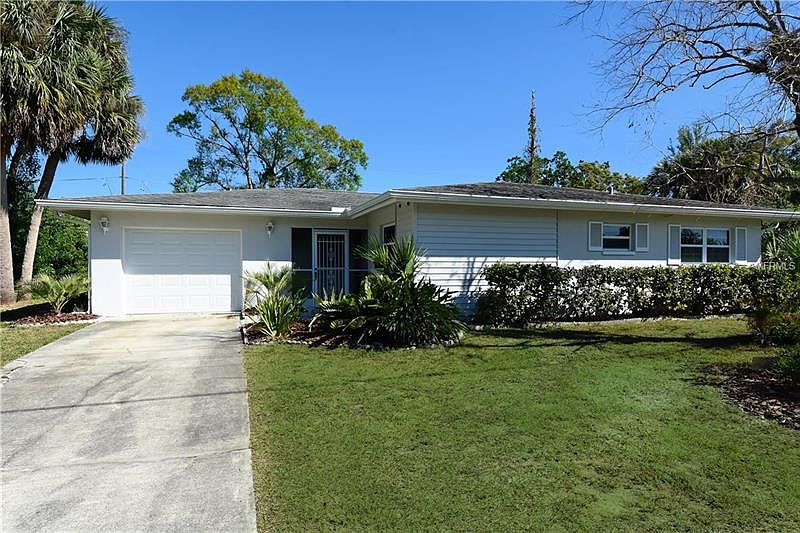 1st image of 21036 Quesada Ave