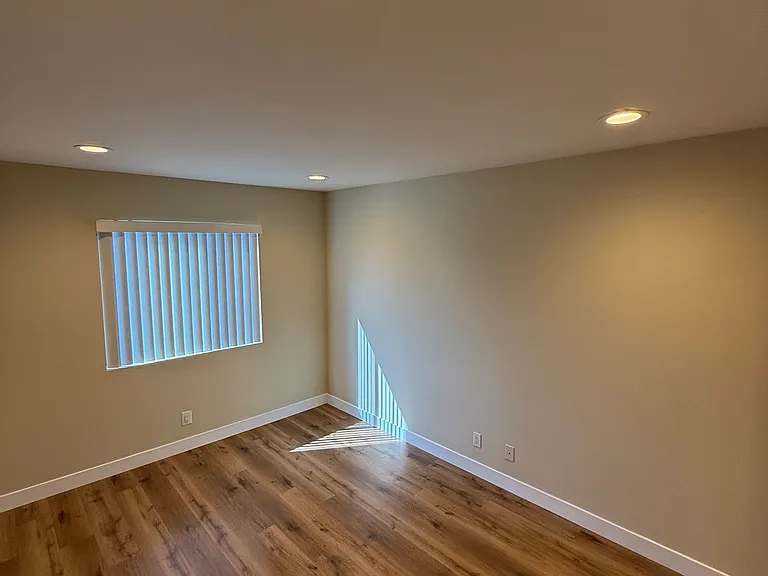 602 W California Ave — Photo 8