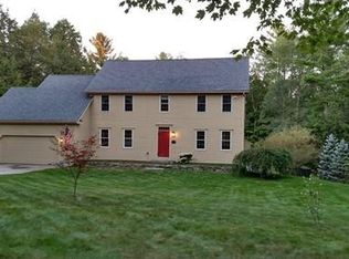 10 Carriage Dr, Brimfield, MA 01010
