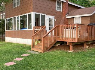 142 S Lake Dr, Lake Harmony, PA 18624