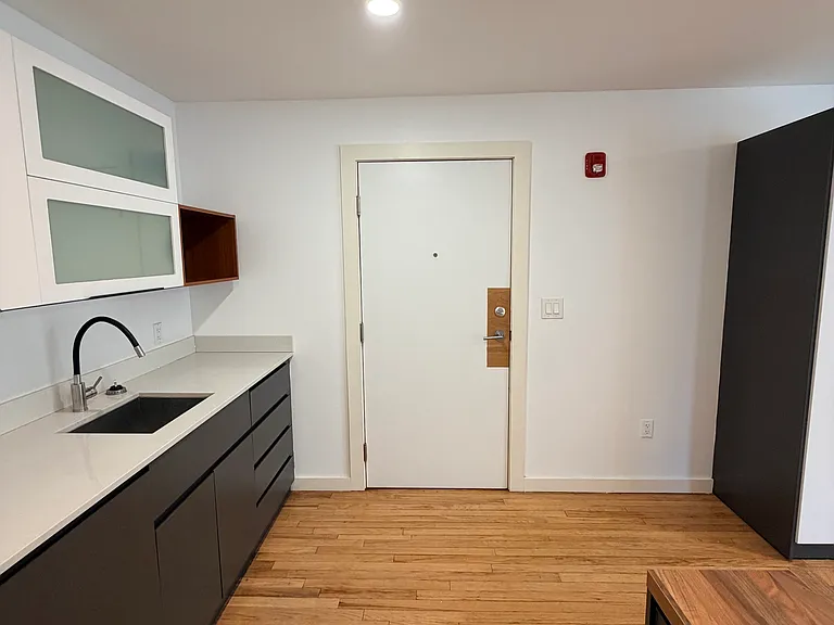35 Springside Ave #2B — Photo 5
