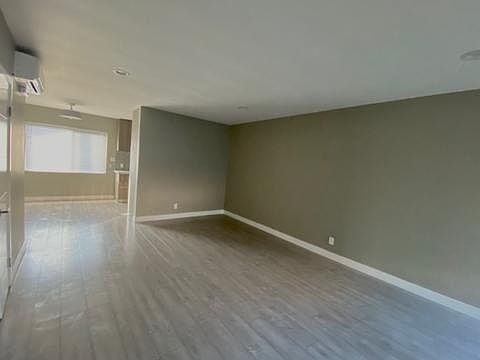 2nd image of 514 S Mariposa Ave #101
