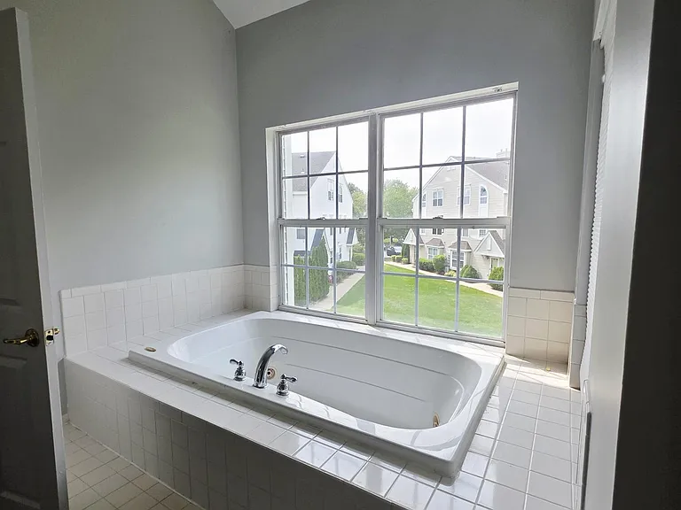 57 Phoenix Ct — Photo 16