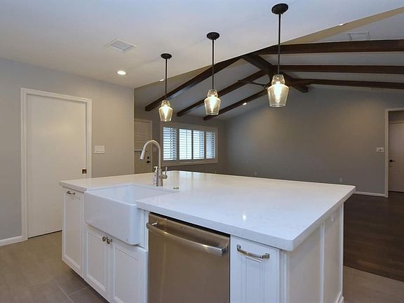 2nd image of 10802 Meadow Lake Ln