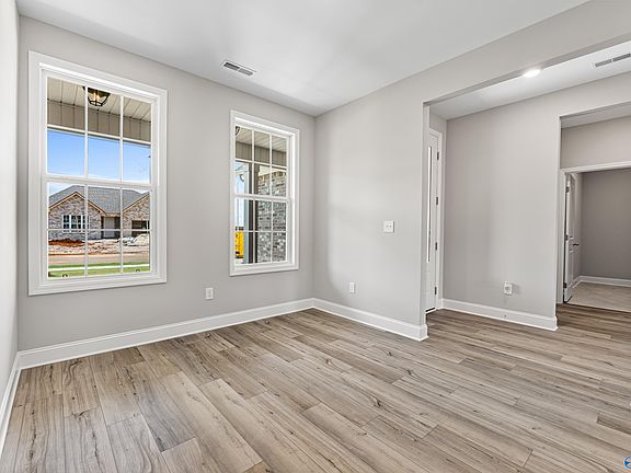 4th image of 105 Lucy Lynn Blvd