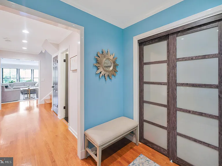 4732 Massachusetts Ave NW — Photo 2