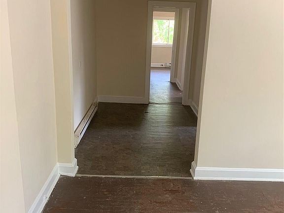 2nd image of 212 N Hyde Park Ave