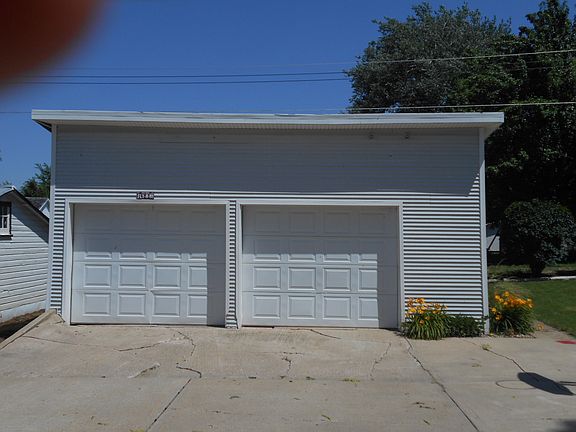 2 Car Garage
