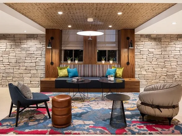 888 Main Street image 15 of 30