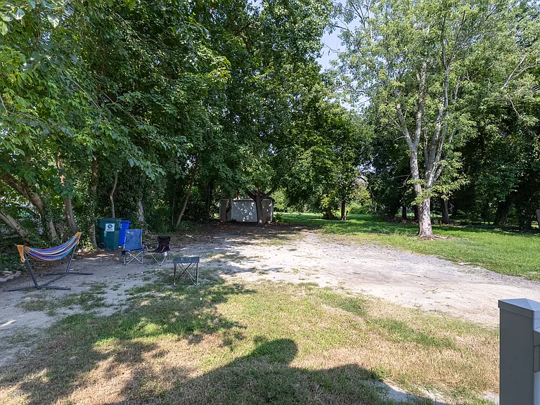 321 N Pine St — Photo 10