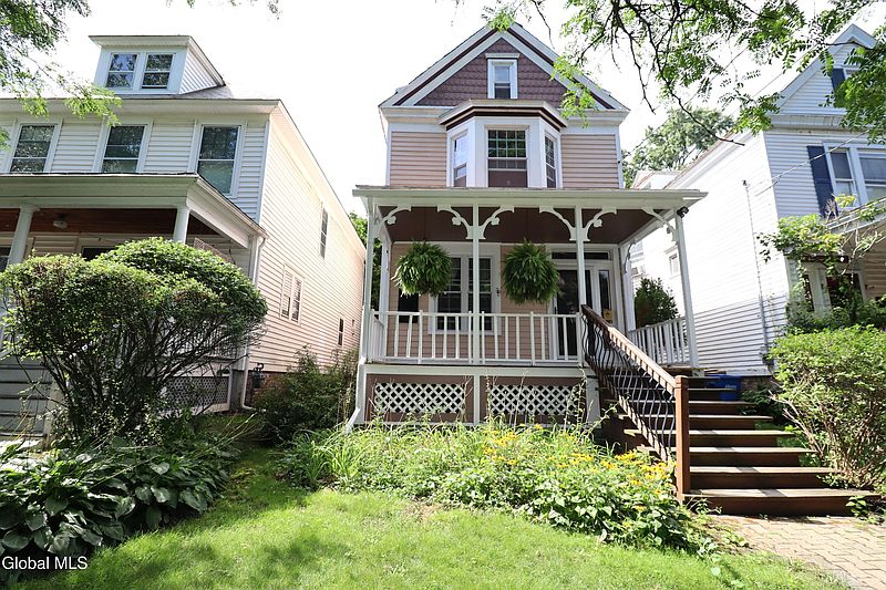 2nd image of 72 N Pine Avenue