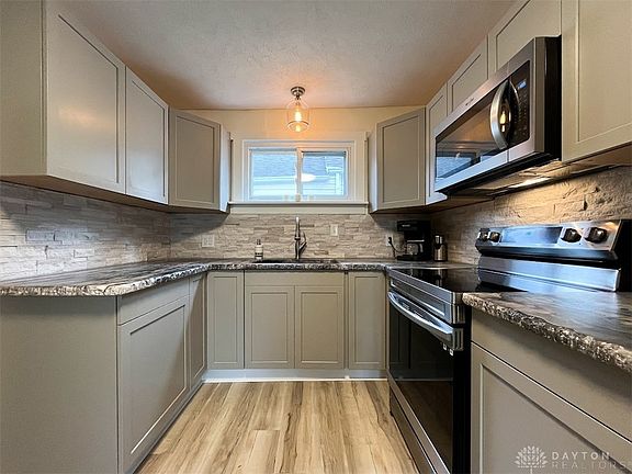 5th image of 214 W Cherry St