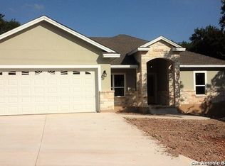 1080 Fairway Dr, Canyon Lake, TX 78133