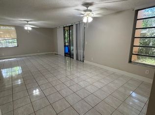 400 Commodore Dr APT 101, Fort Lauderdale, FL 33325