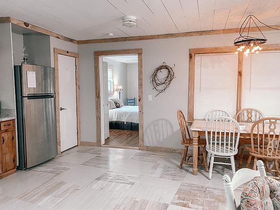 Cottage Creek Eating Area