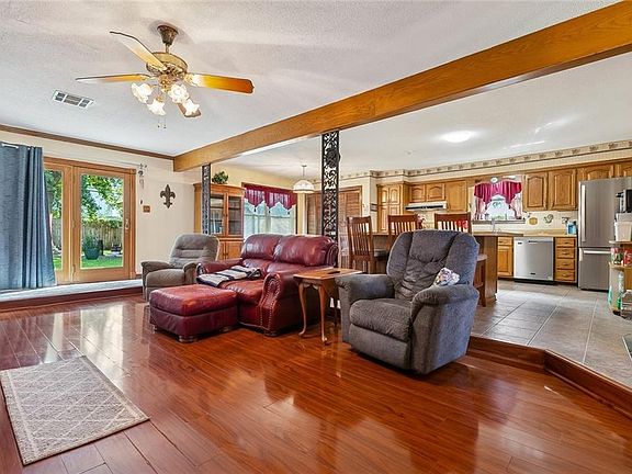 4th image of 616 Saint Julien Dr