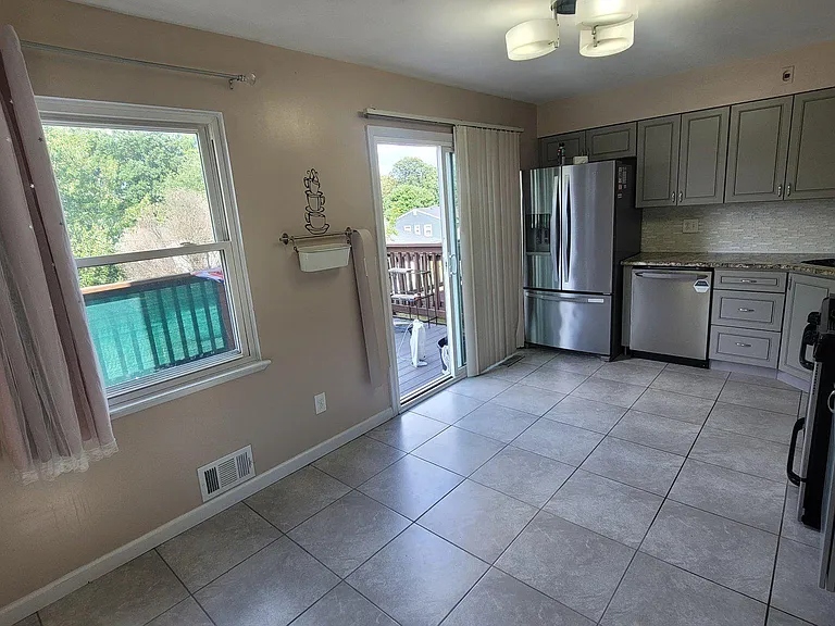 4236 Slater Ave — Photo 17