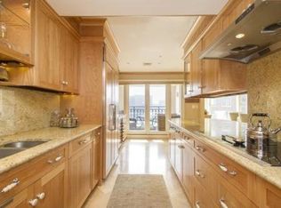 20 Rowes Wharf APT 508, Boston, MA 02110