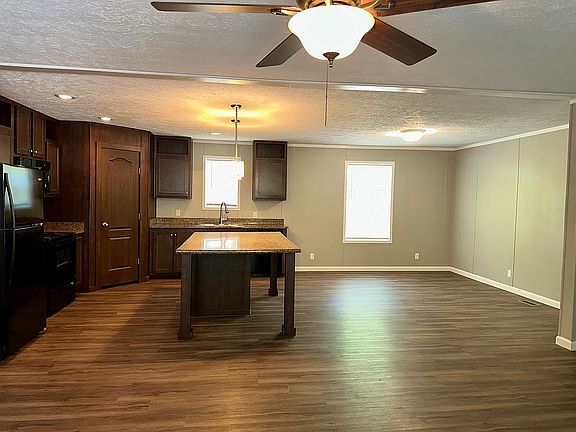 3rd image of 3562 W Royal Dr
