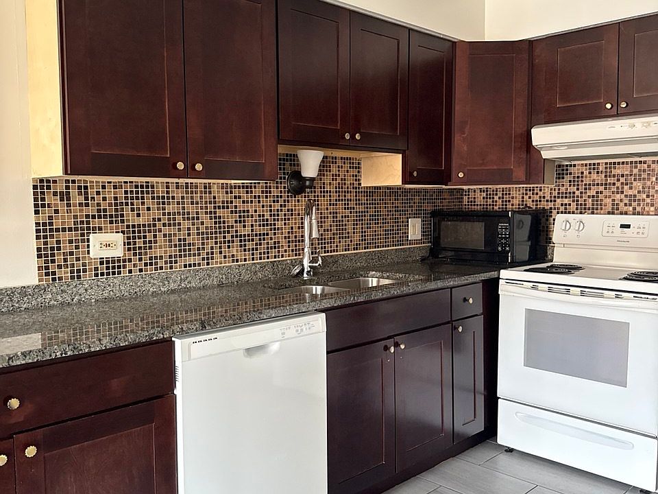 1st image of 1658 Oakwood Ave #201A