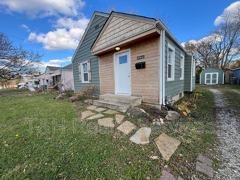 1st image of 1329 Wallace Ave