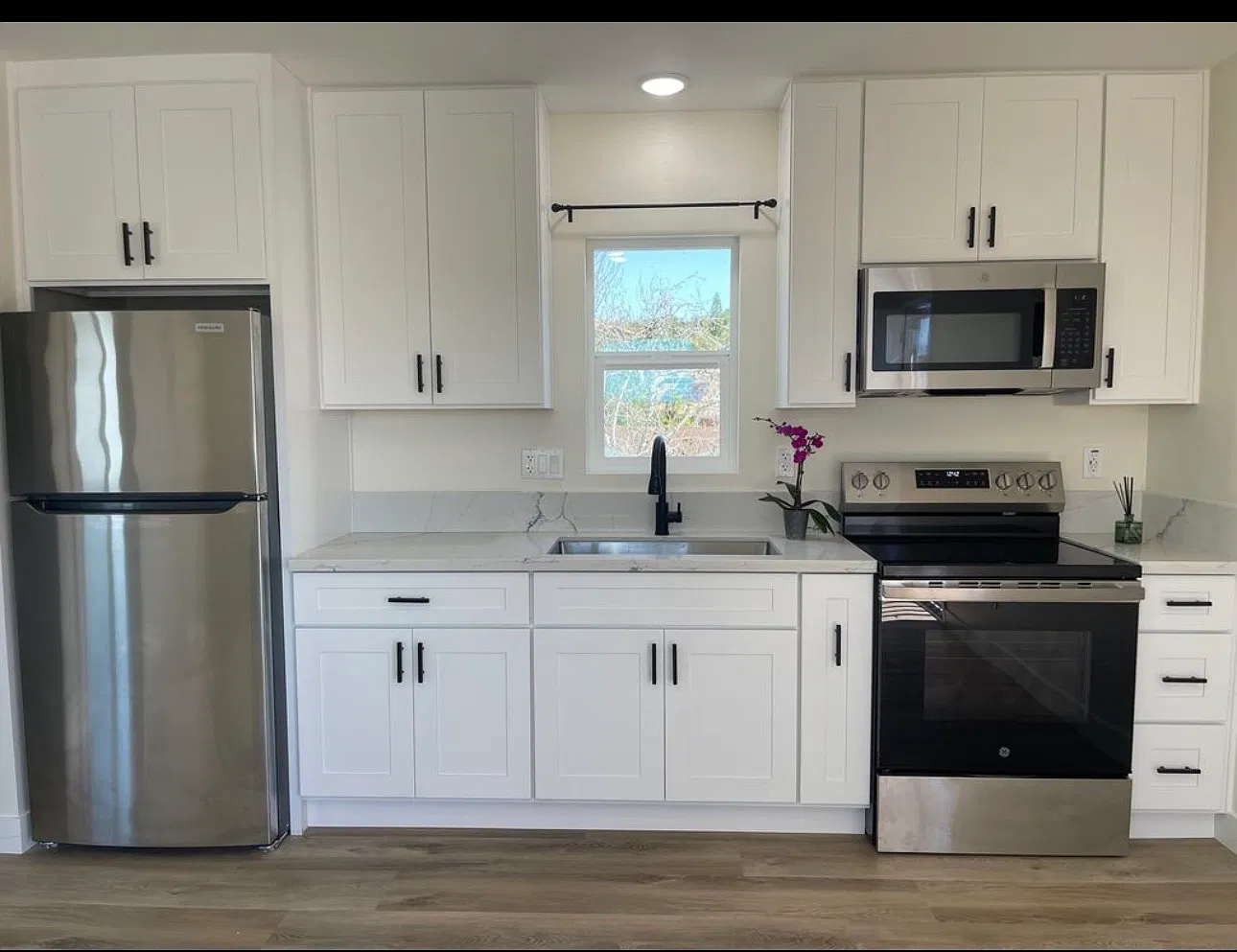 1 bed, 370 sqft, $1,995 — Photo 3