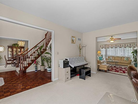 5th image of 403 Arbor Glen Dr