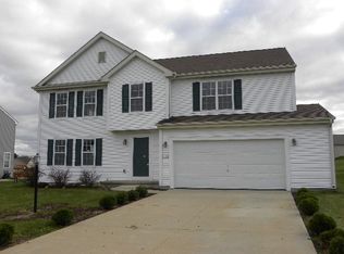 W1165 Winterberry Ln, Ixonia, WI 53036