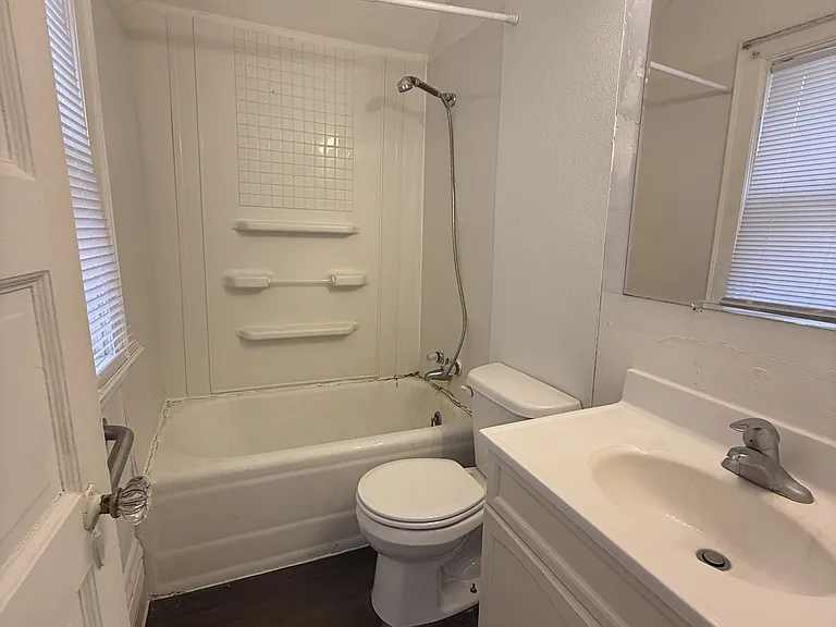 622 Howard Pl — Photo 8