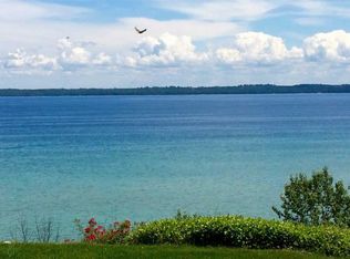1719 S Apple Ct, Suttons Bay, MI 49682
