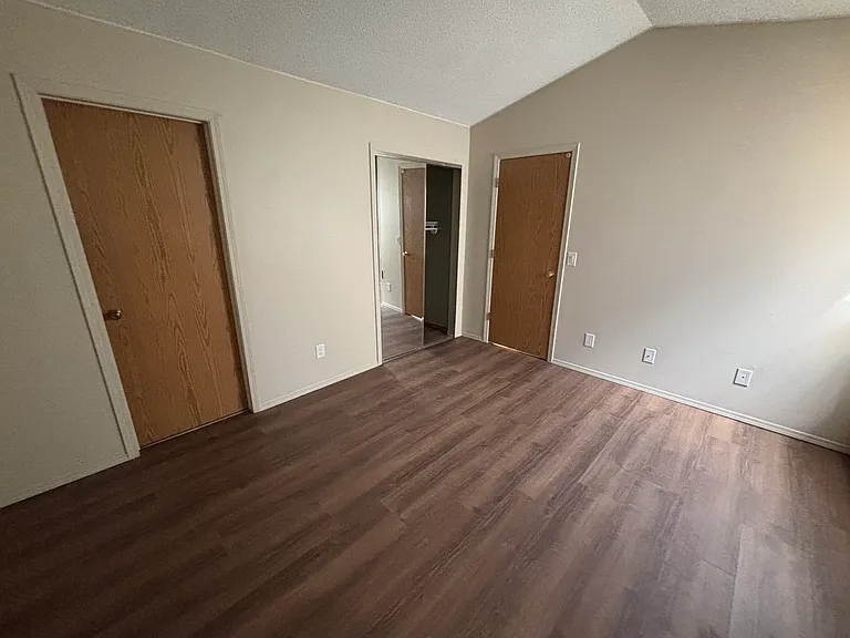 2119 Troy Ct — Photo 12