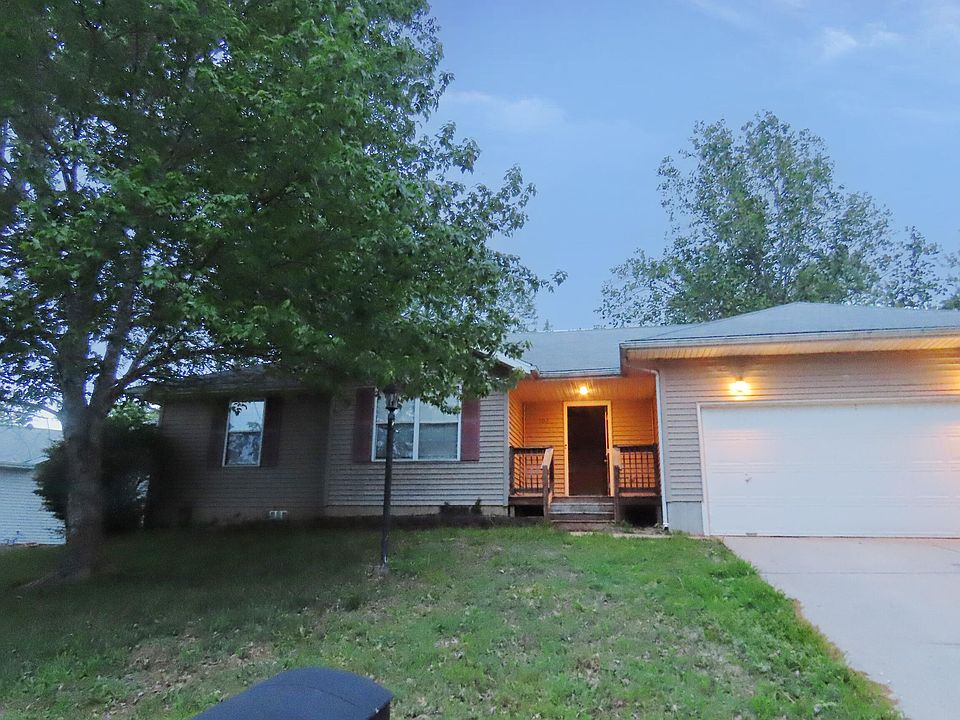 1st image of 702 W Eagle Street