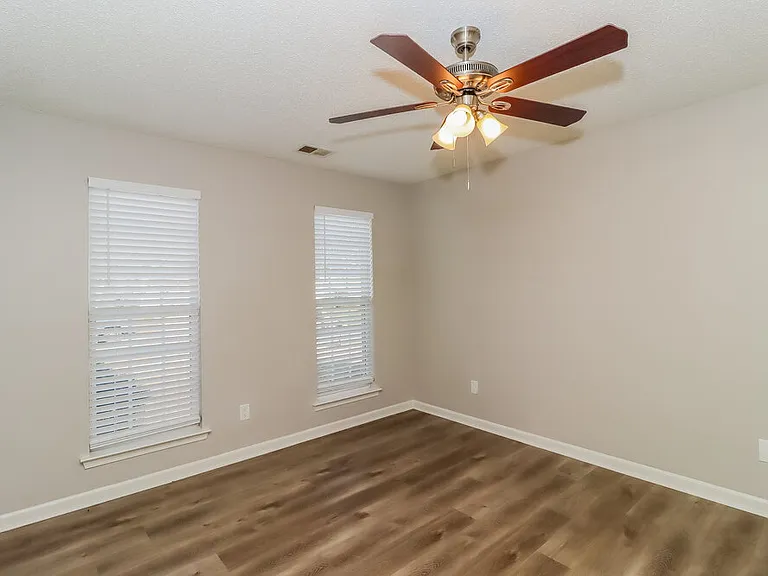 3002 Salmon River Dr — Photo 9