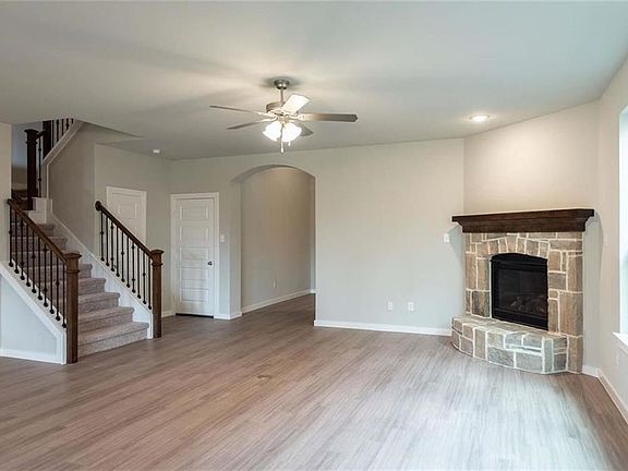 3rd image of 1718 Indigo Creek Ln