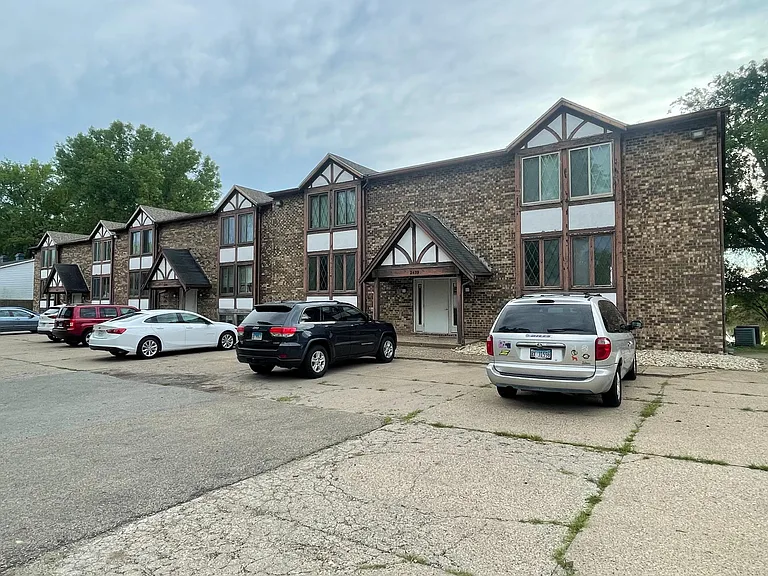 2435 Lakeshore Dr #1 — Photo 1